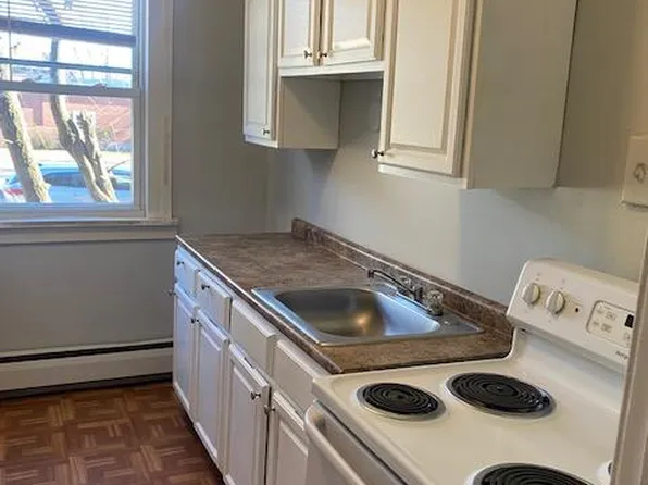 658 Farmington Ave #102, Hartford, CT 06105