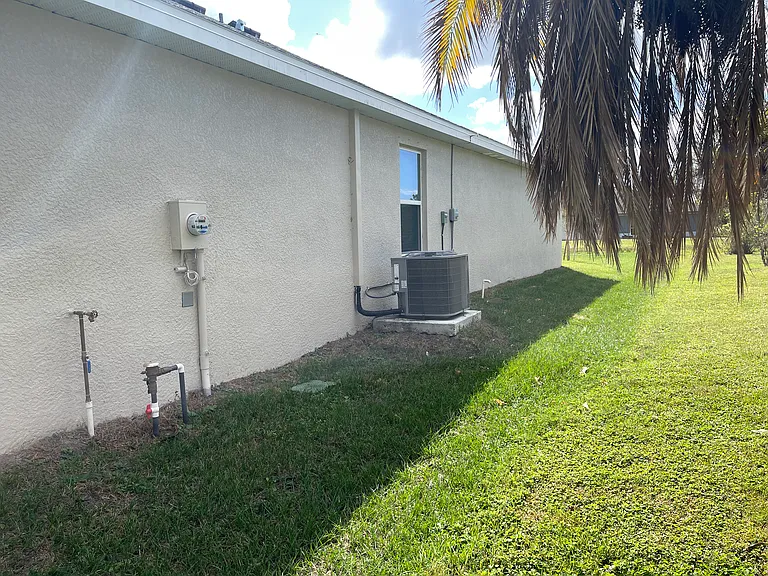 455 Londrina Dr — Photo 35