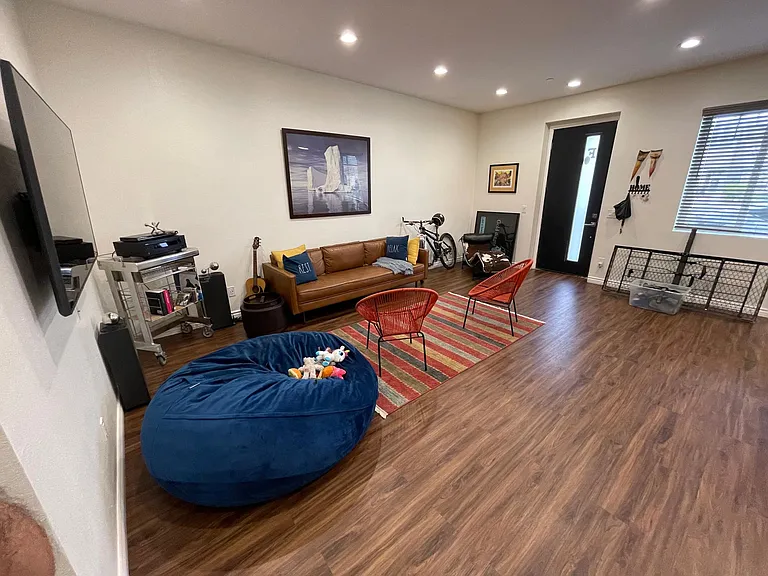 4730 Mission Bay Dr #F — Photo 4