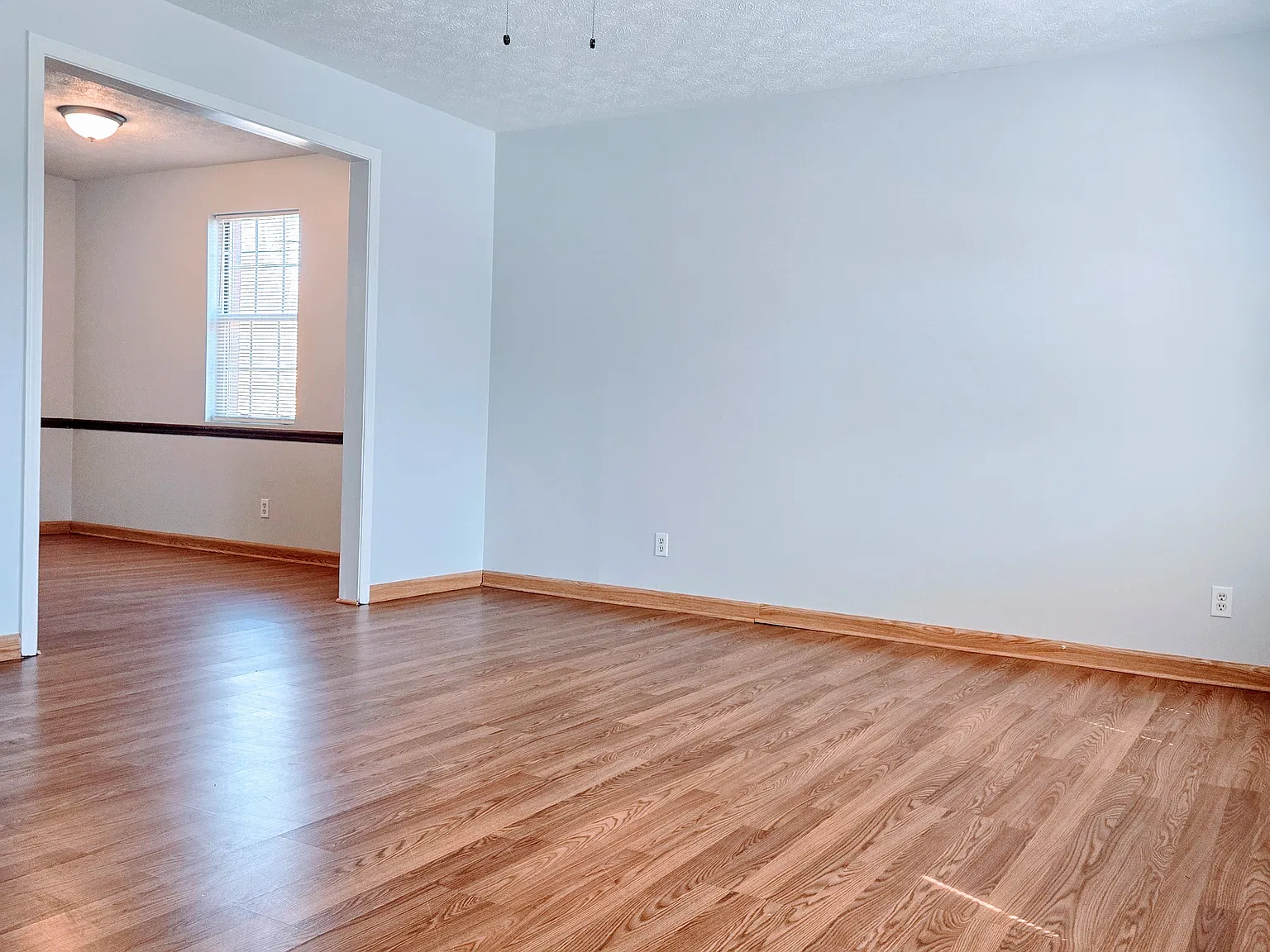 2 bed, 1.5 bath, 1200 sqft, $1,600 — Photo 4