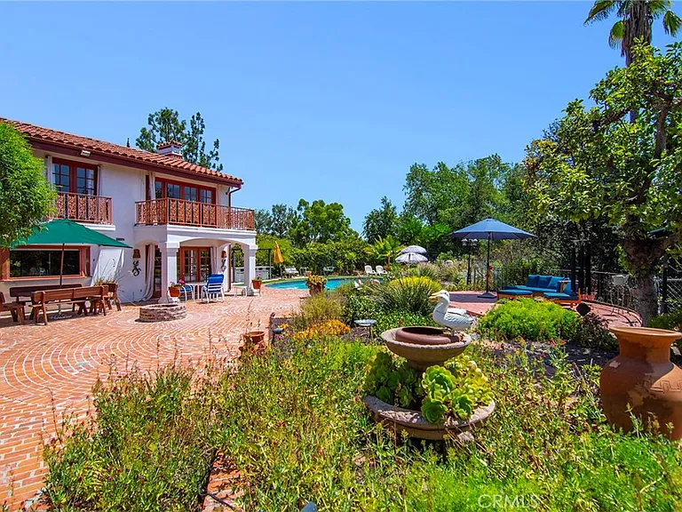 18690 Pasadero Dr — Photo 10