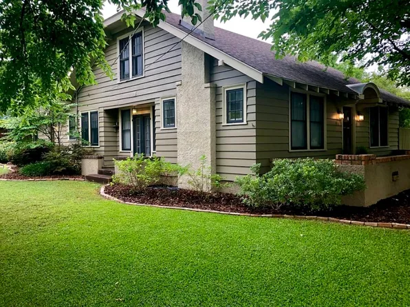 1001 S Locust St, Clarksville, TX 75426