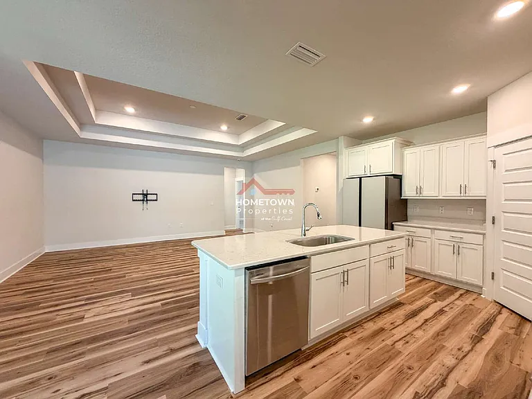 220 Camellia Dr — Photo 10