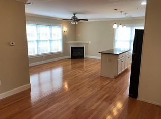3 Parker St APT E, Newburyport, MA 01950