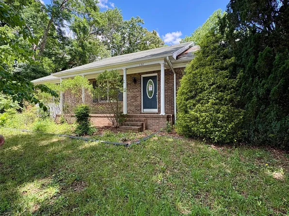 132 Haynes St, Hendersonville, NC 28791