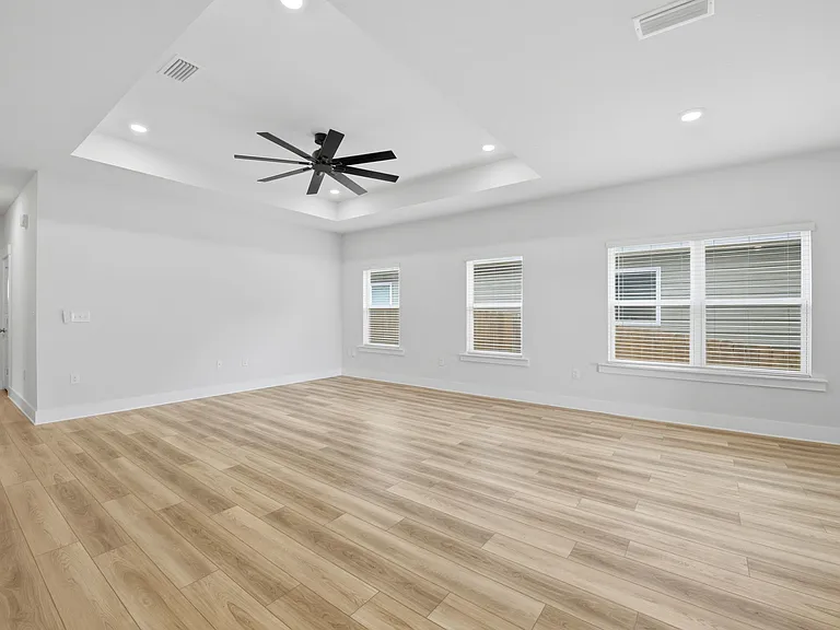 209 Camellia Dr — Photo 28