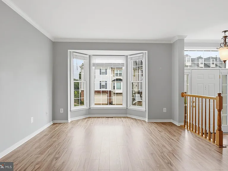 7035 Kings Manor Dr — Photo 7