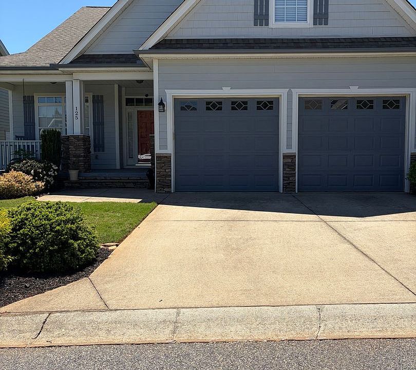 1st image of 125 Gramercy Ct