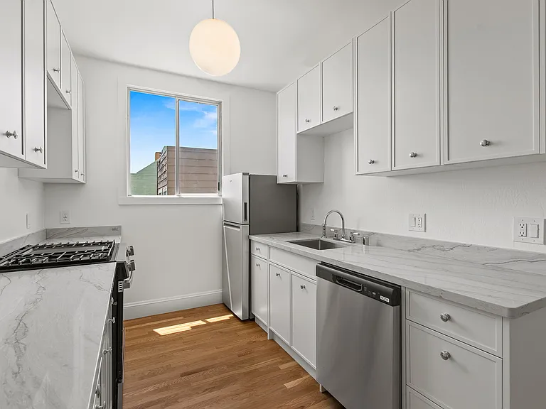 3260 Gough St #305 — Photo 9