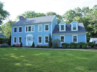 10 Swanswood Ln, Old Lyme, CT 06371