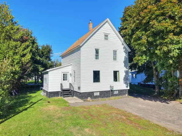 56405 Liberty St, Calumet, MI 49913