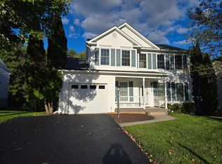 5569 Roundtree Dr, Woodbridge, VA