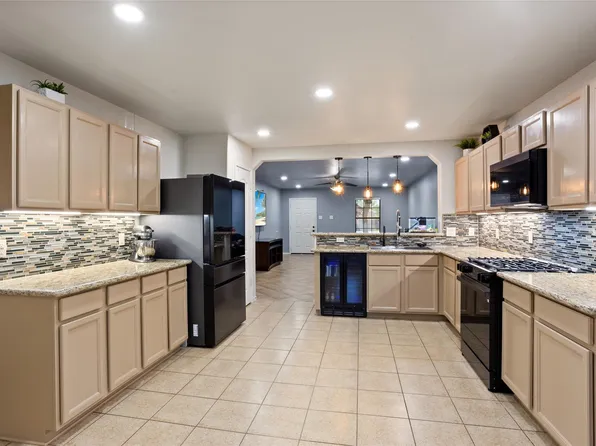 9219 Summer Valley Ln, Richmond, TX 77407