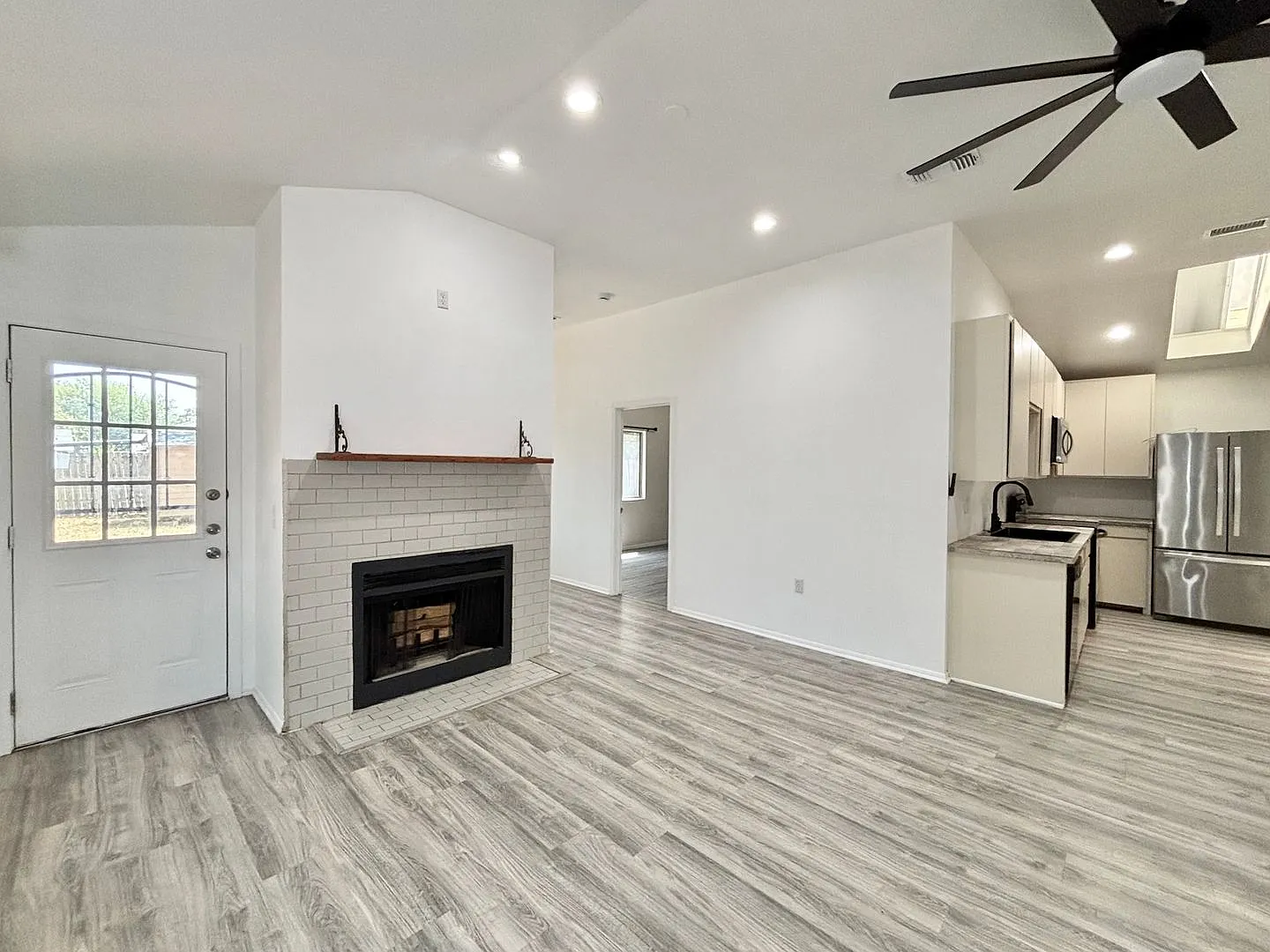 Gorgeous one-story home! — Photo 3