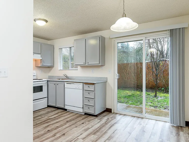 Tamaryn | Duplex Dining Room