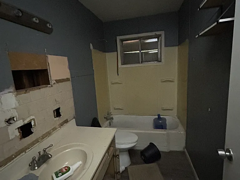 1320 Williams St — Photo 7
