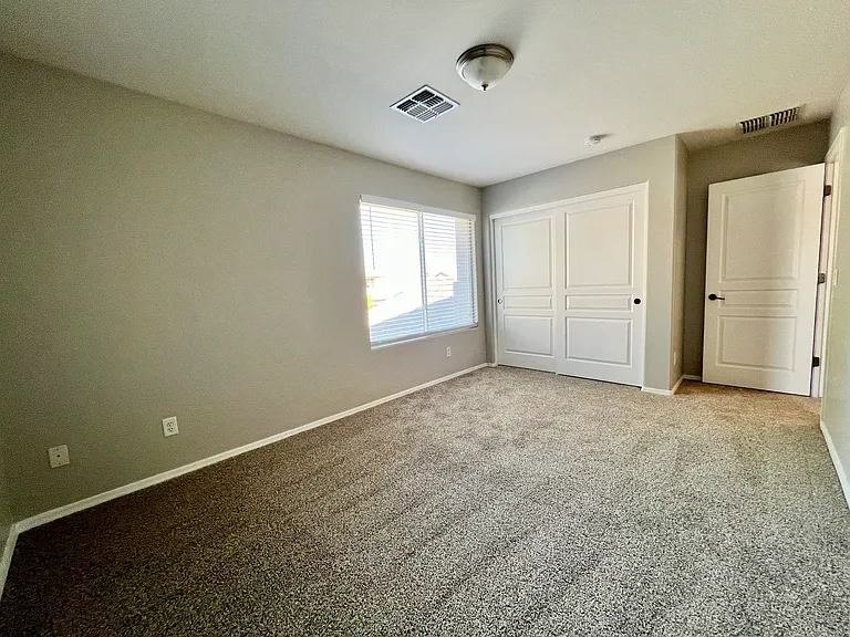 11613 W Jackson St — Photo 13