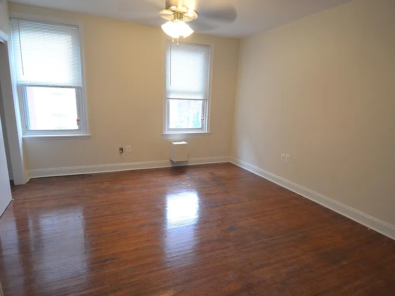 326 S 16th St #3F — Photo 9
