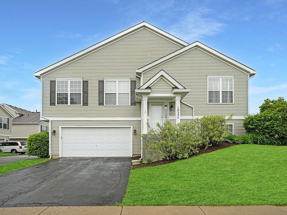 1st image of 1633 Fieldstone Dr N #1633