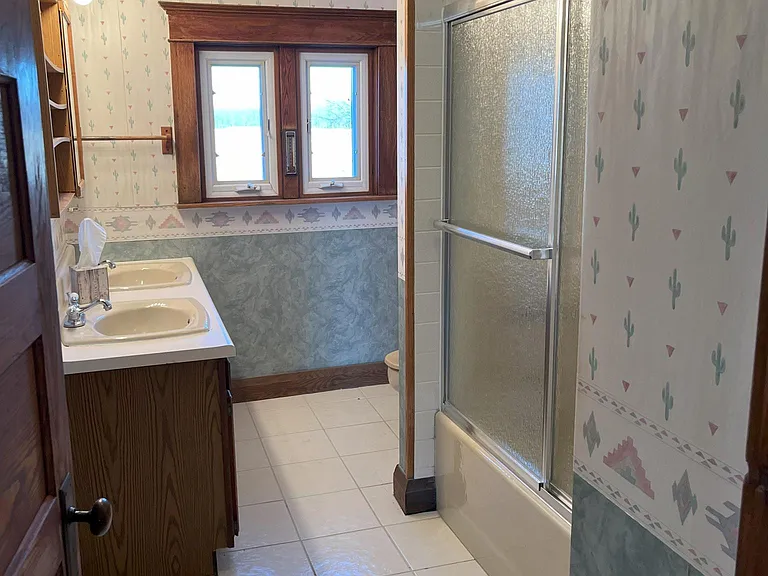 664 Dorrance Rd — Photo 28