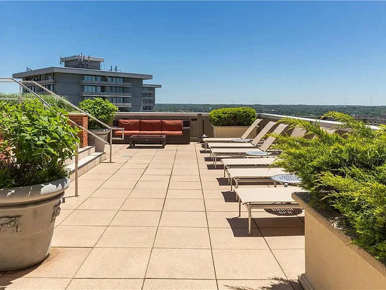 2626 Peachtree Rd NW #1008 — Photo 13