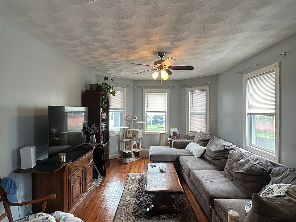 1st image of 21 Elmore Ave #1