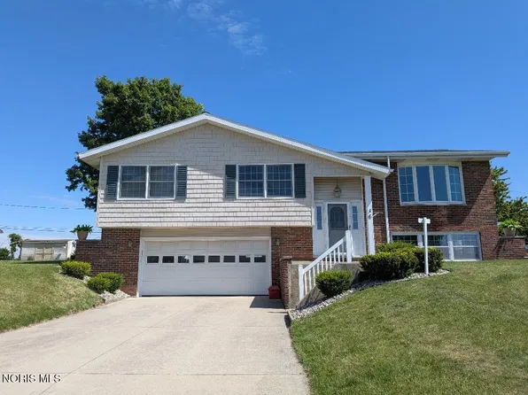6 Lakeview Dr, Napoleon, OH 43545