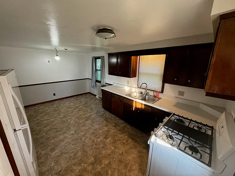 1835 W Gore Rd — Photo 3