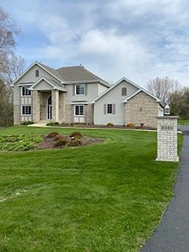8050 Killarney Aire Rd photo 1