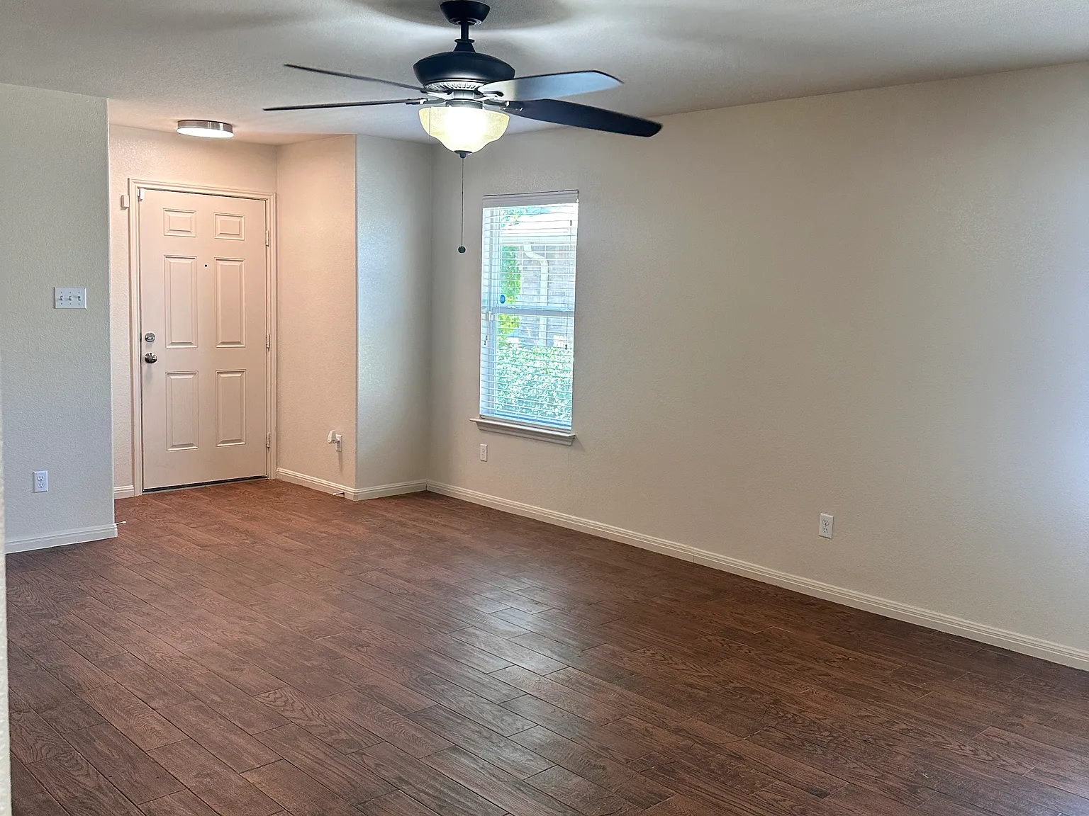 3 bed, 1397 sqft, $1,850 — Photo 3