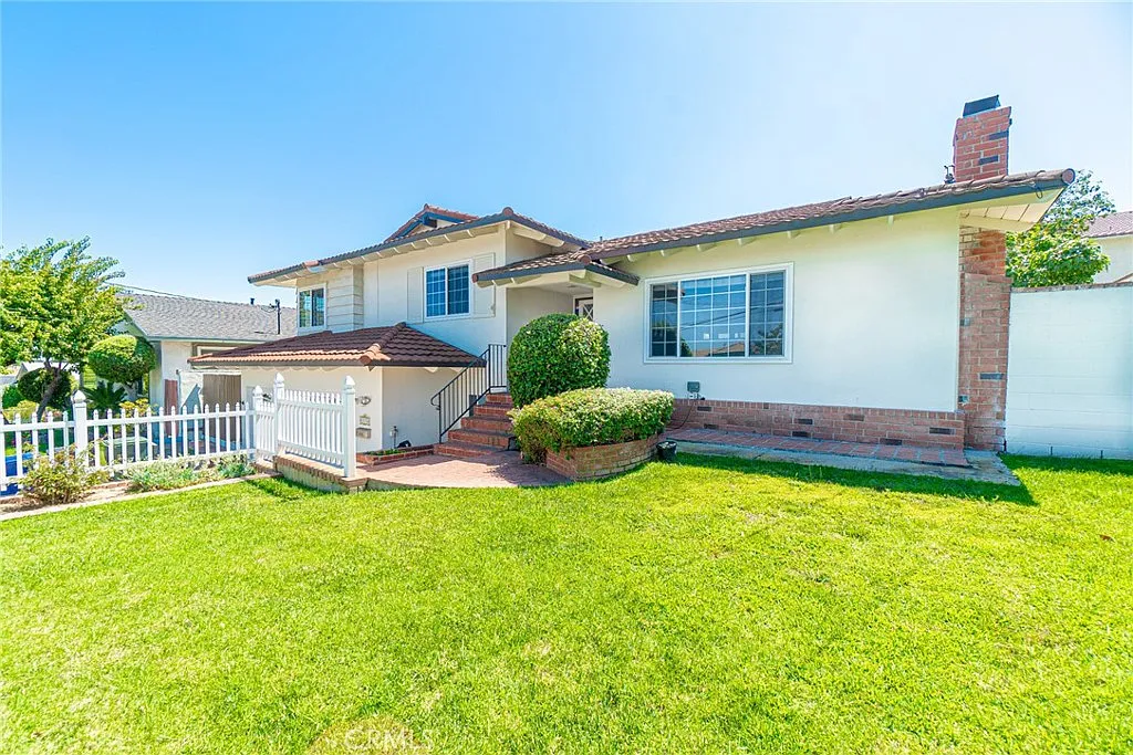 3 bed, 1597 sqft, $4,900 — Photo 1
