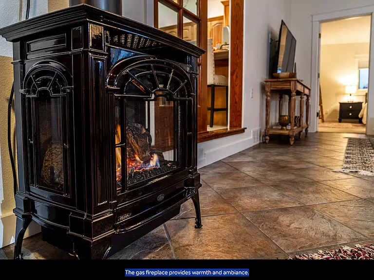 3915 Goodell Ln — Photo 15
