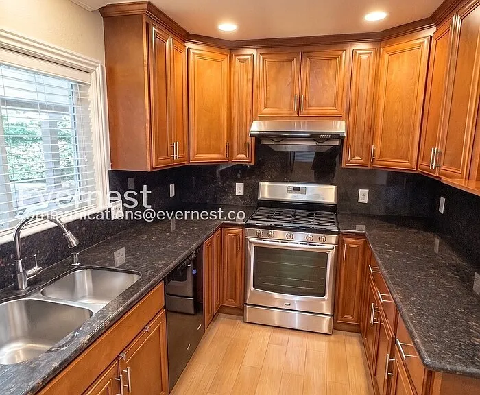 1111 Madera Ave — Photo 6