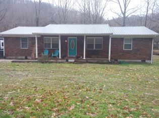 2670 Cat Creek Rd, Stanton, KY 40380