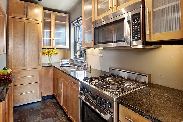 Sold by R New York | media 4