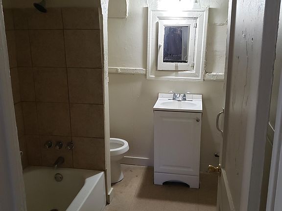 4th image of 4834 Lindsley Ave