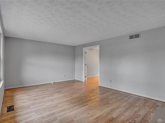 5th image of 6220 Gentry Woods Dr