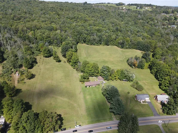 1348 Day Hollow Rd, Endicott, NY 13760