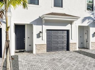 395 SW Sally Way, Stuart, FL 34997