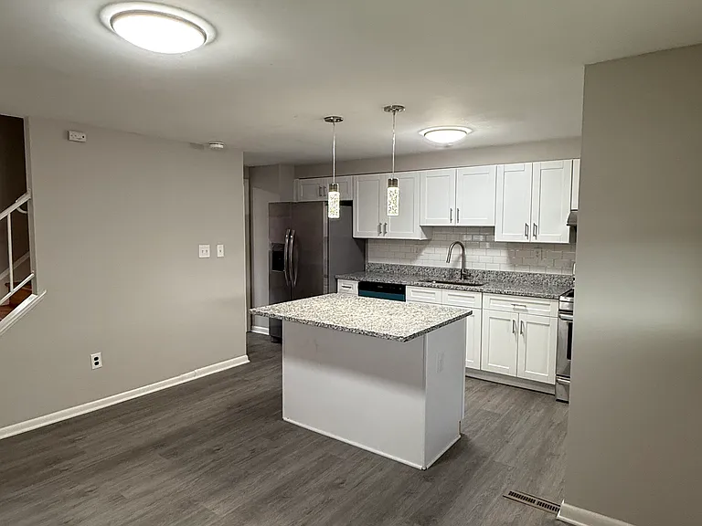 1113 Regina Dr — Photo 7