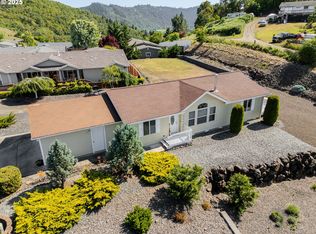 621 Highland Vista Ln, Roseburg, OR 97471