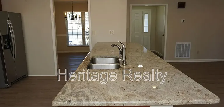 867 Westgate Dr — Photo 13