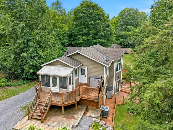 1082 Spring Mill Ln, South Frontenac, ON K0H 2L0