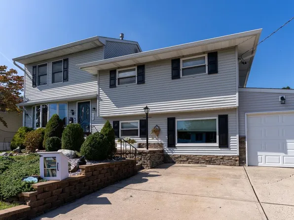 19 Duncan Dr, Hamilton, NJ 08690