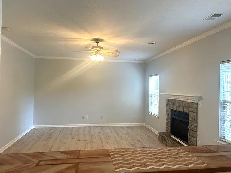2709 Michelle Park — Photo 2