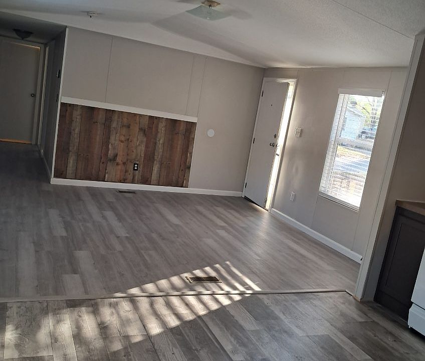 1st image of 3411 W Royal Dr