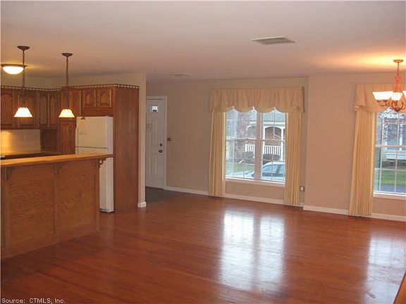 2nd image of 14 Brimfield Way