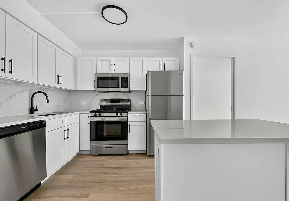 218 Myrtle Ave #5I