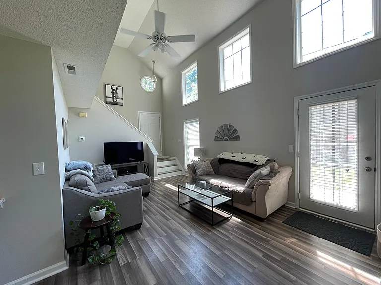 9015 Colony Village Ln — Photo 16