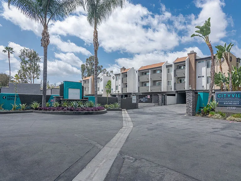 City View Apartments at Warner Park — Photo 29